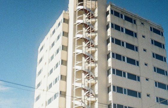 為什么粉刷石膏攪拌后凝固快？